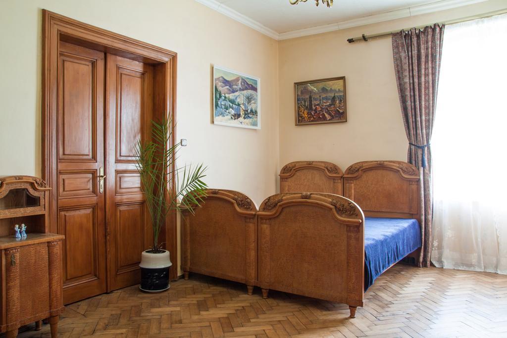 "Eva Stories" Movie Apartment On Rynok Square Leopoli Esterno foto