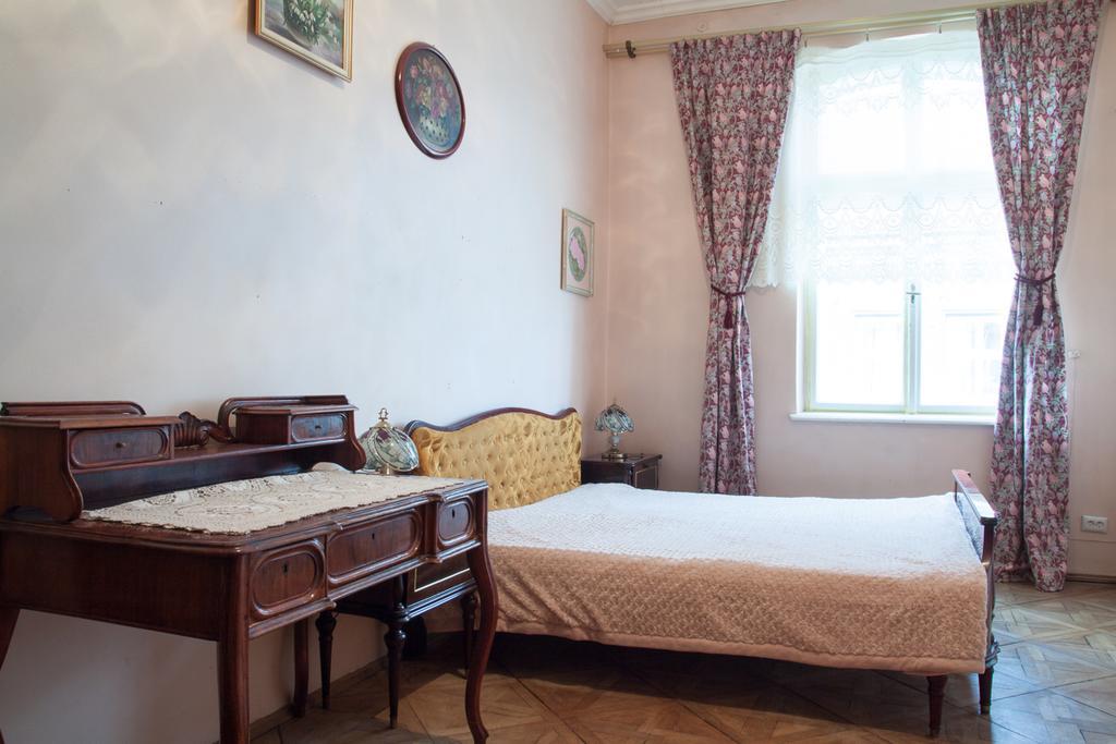 "Eva Stories" Movie Apartment On Rynok Square Leopoli Esterno foto