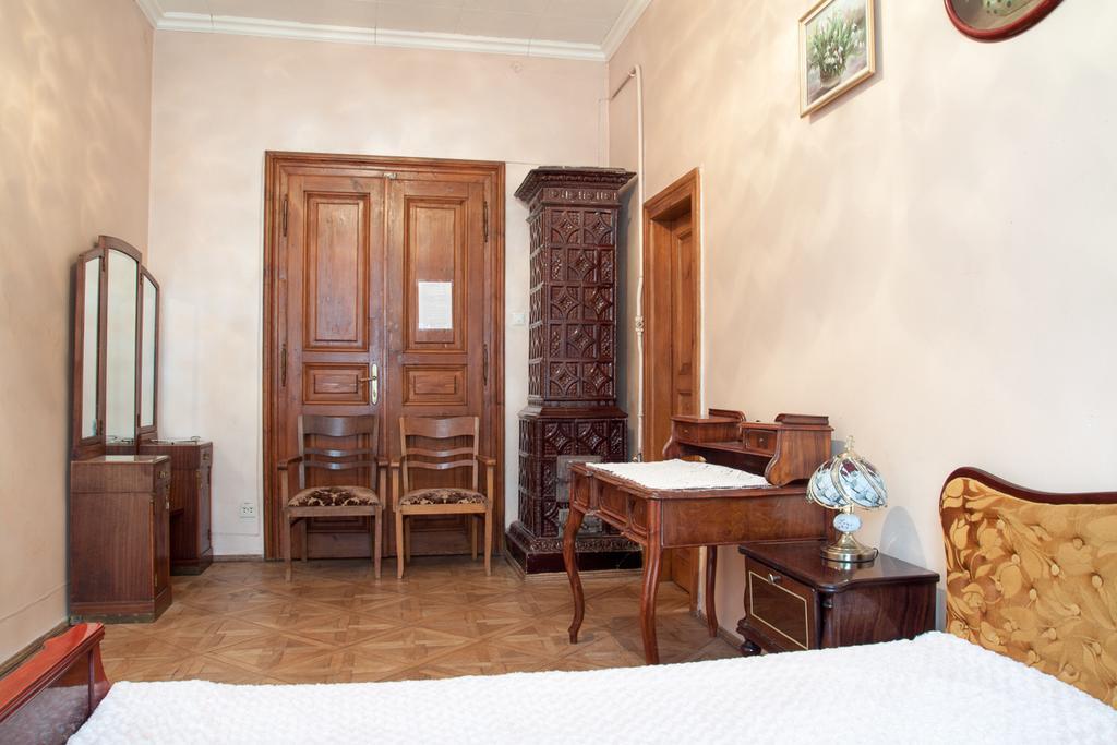 "Eva Stories" Movie Apartment On Rynok Square Leopoli Esterno foto